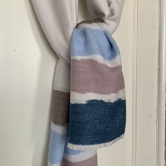 Collectioneighteen wrap scarf - Picture 2 of 4